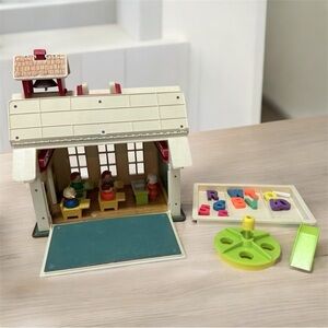Vintage 1971 Fisher Price Little People Play Family School House w/Accessories